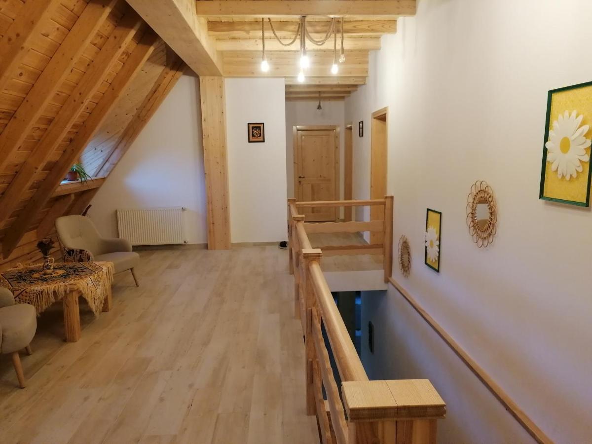 Pensiunea Casuta Din Deal Moisei Extérieur photo