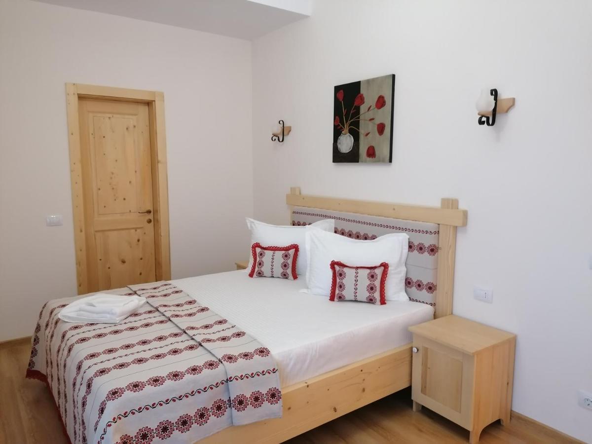 Pensiunea Casuta Din Deal Moisei Chambre photo