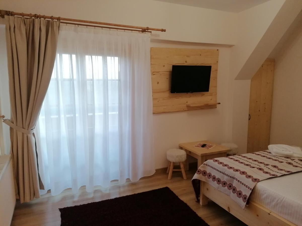 Pensiunea Casuta Din Deal Moisei Chambre photo